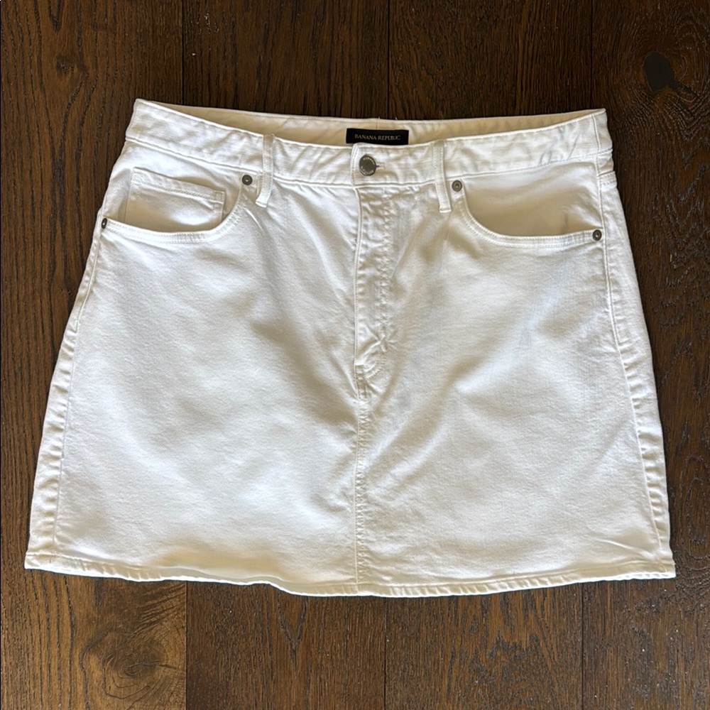 Banana Republic White A-Line Skirt